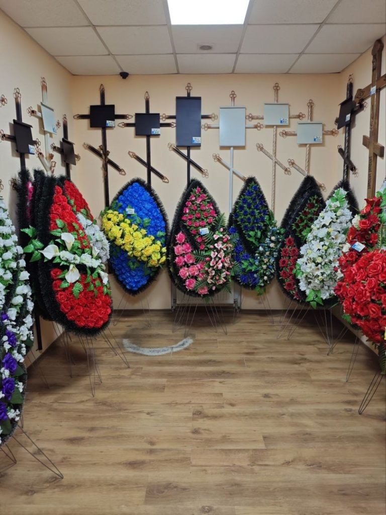 Траурний вінок, ритуальні товари в Одесі, похоронне бюро «Фенікс»
